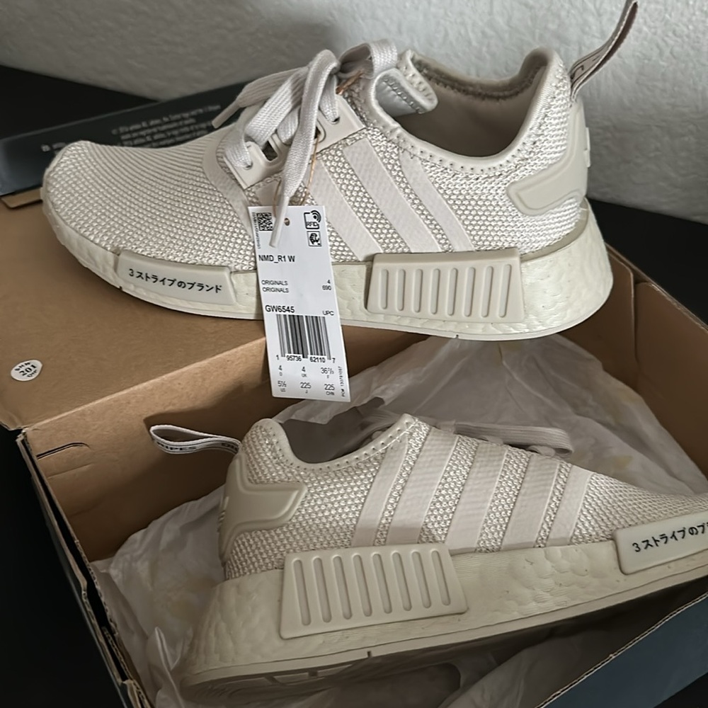 Adidas NMD_R1 Women’s New